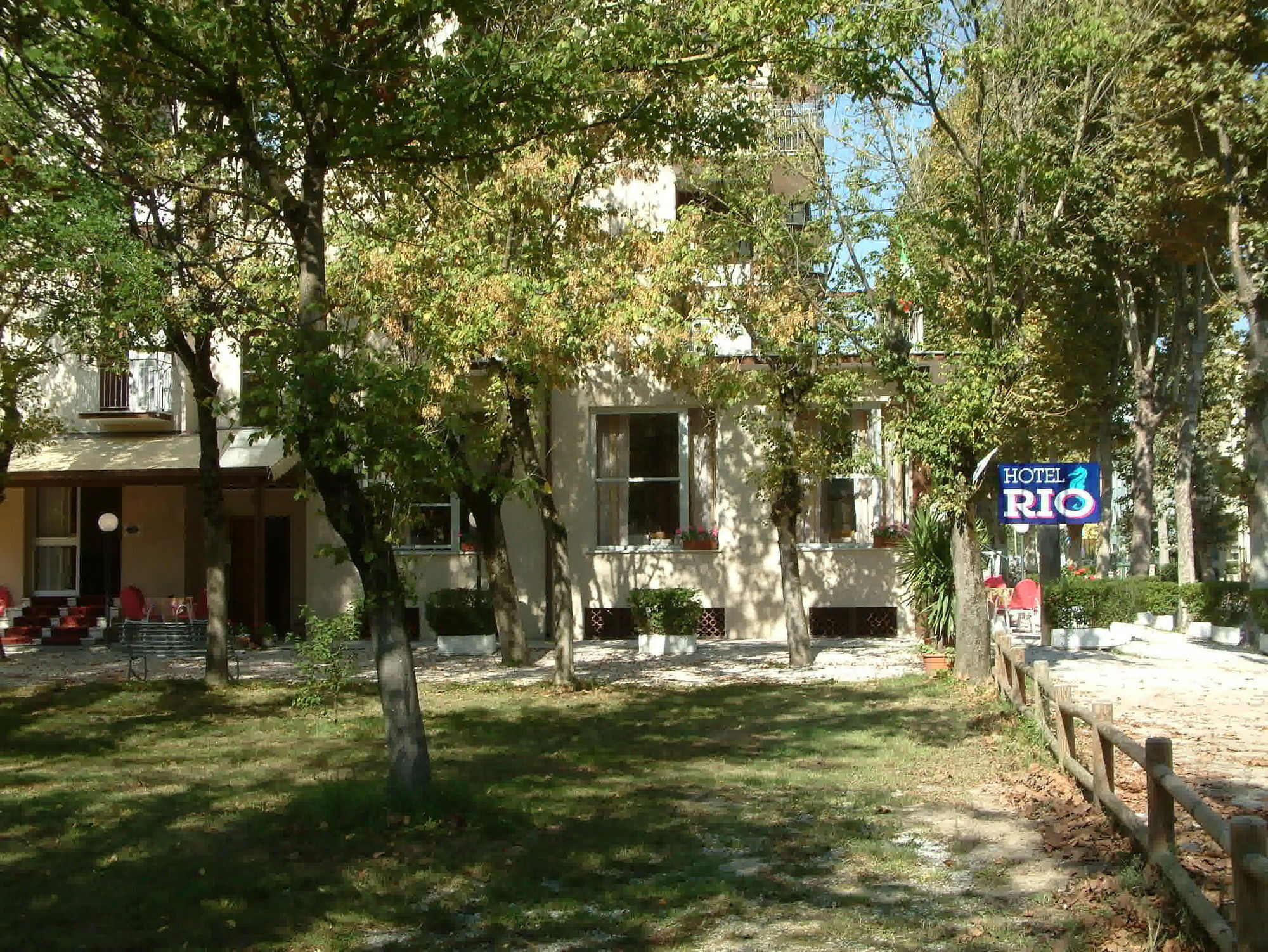 Rio Hotel 2*